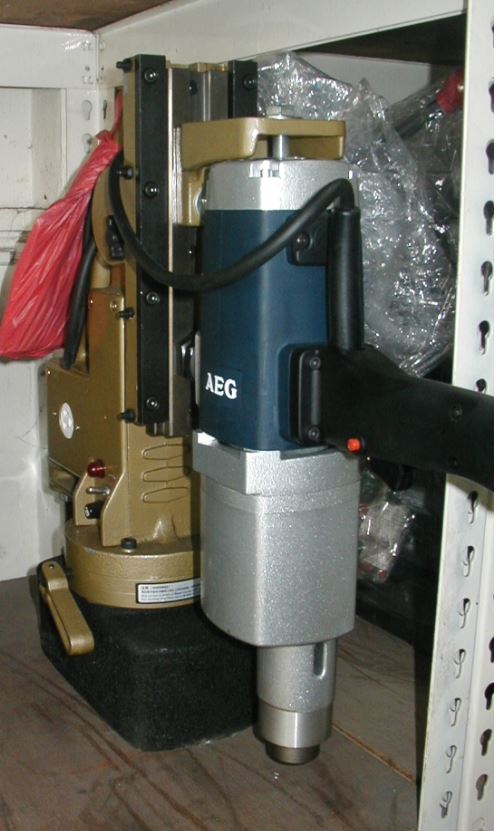 AEG 1050W Magnectic Drill W/Stand MT800 | Model : AEG-B4-1050 Magnetic Drill AEG 