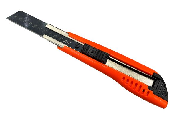 Tajima Steel Box Cutter Knife with Split Slide Lock 3 Blades