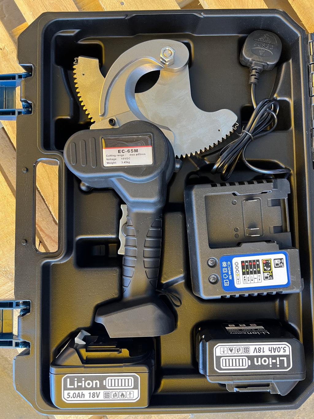 Cordless Battery Cable Cutter Comes With 2 Battery & 1 Charger | Model