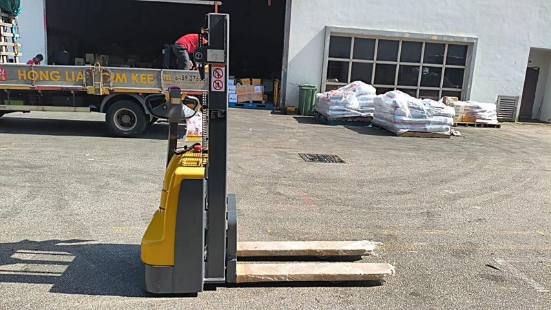 Aiko 2.5m Full Electrical Self-Propelled 1.5 Ton Stacker for Open Pallet | Model : PT-AIKO1525E-2.5 Electric Stacker Aiko 
