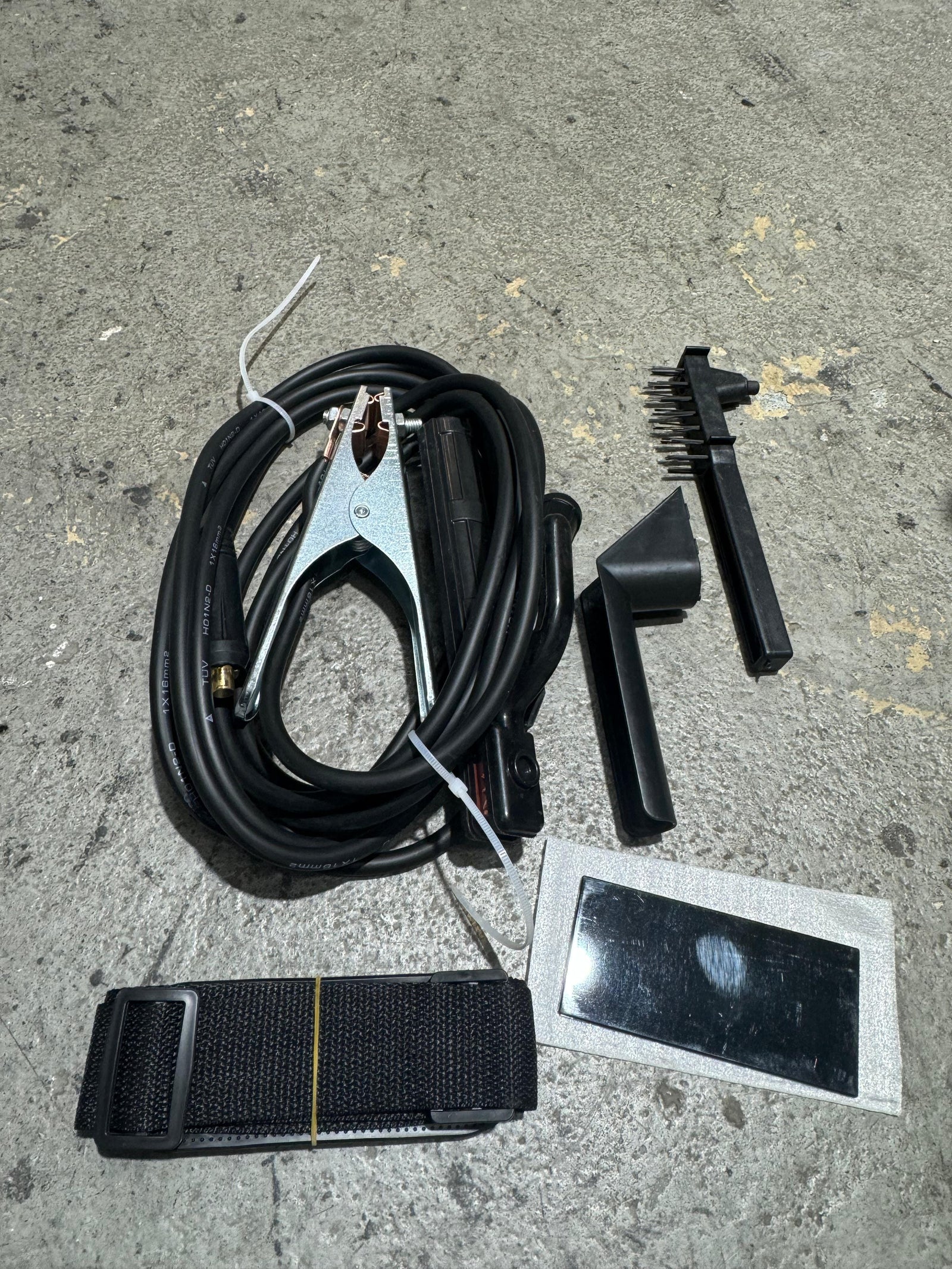 Aiko ARC210G Welding Machine 230V C/W Assy With Box | Model : W-ARC210
