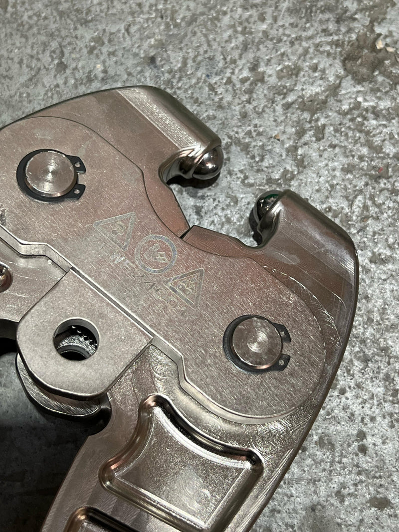 Aiko Battery Stainless Steel Pipe Clamp Tool (2-1/2"-4") C/W Ring Jaw 67,76.1,108mm | Model: EB-60100-HK Pipe Clamp Aiko 