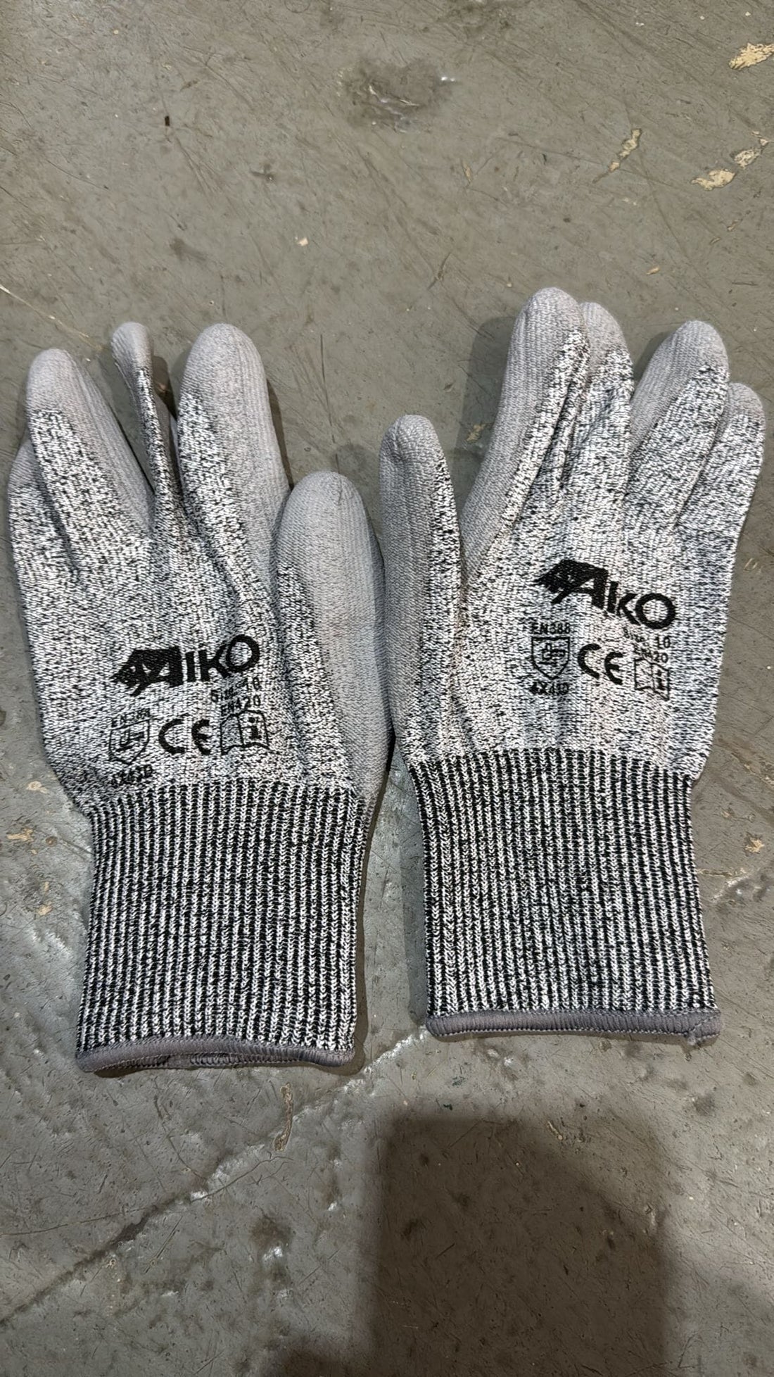 Aiko PU Grey Glove 10