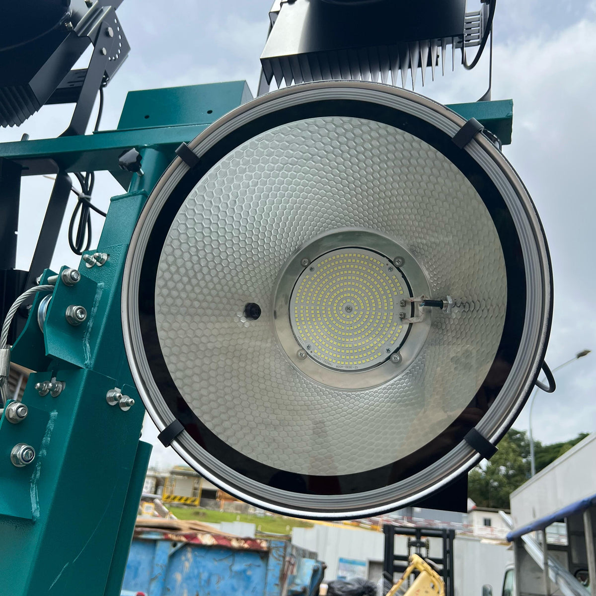 Denko 4x400W Tower Light Come With Denko Generator KDE6500T & NS40 Bat