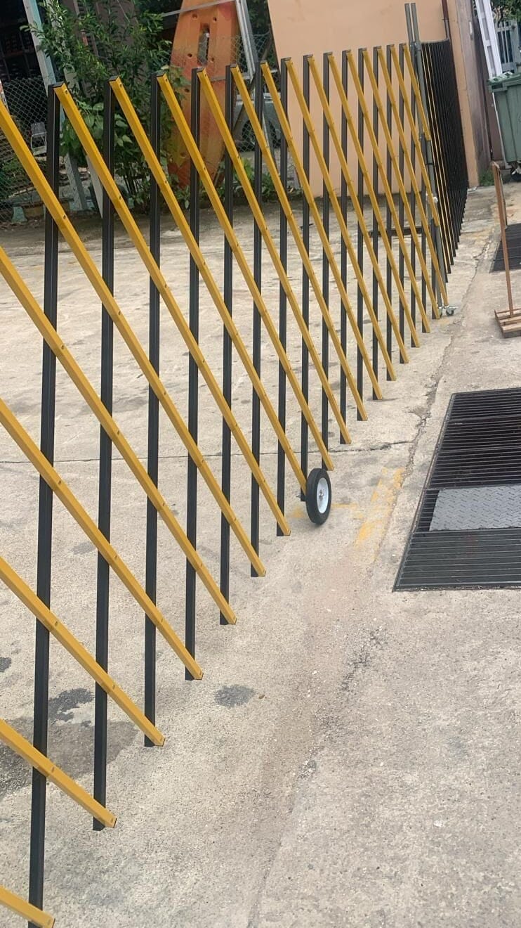 Expanding Gate 51Cm-6M High 1.5Mx6M With Wheel (7627) | Model : GATE-7