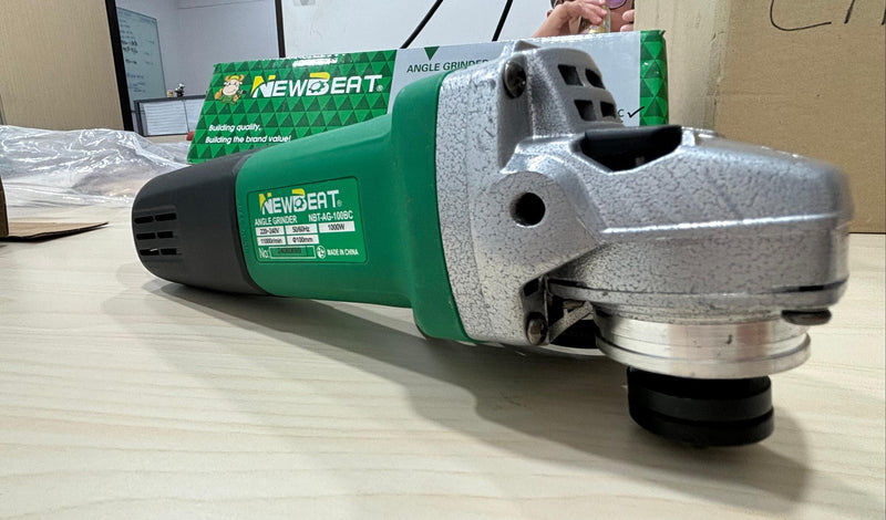 NEWBEAT 4" ANGLE GRINDER 1000W (SIDE SWITCH) | Model : NBT-AG-100BC NEWBEAT 