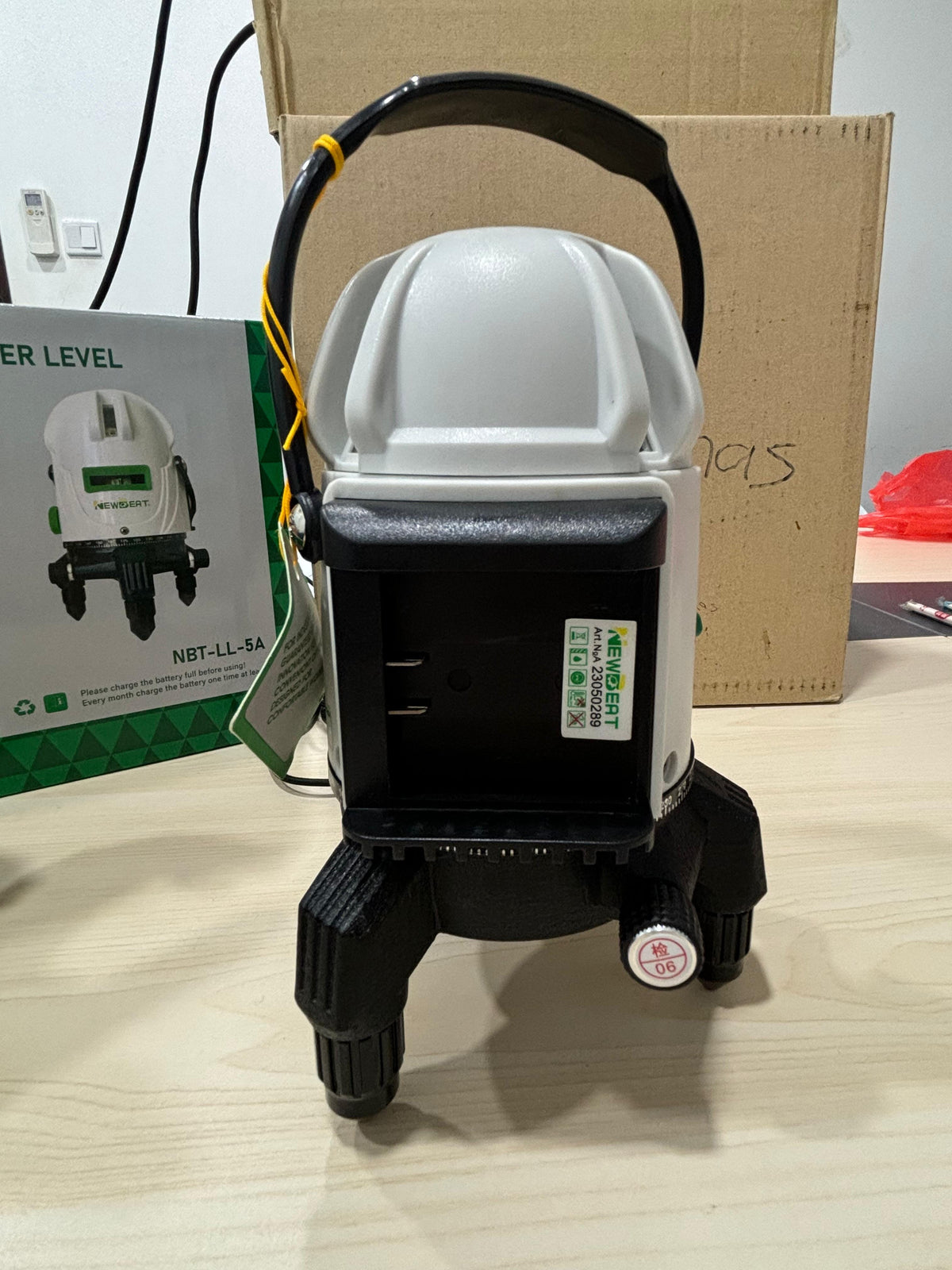 NEWBEAT 5 Line Green Laser Level with 2 Battery | Model : NBT-LL-5A