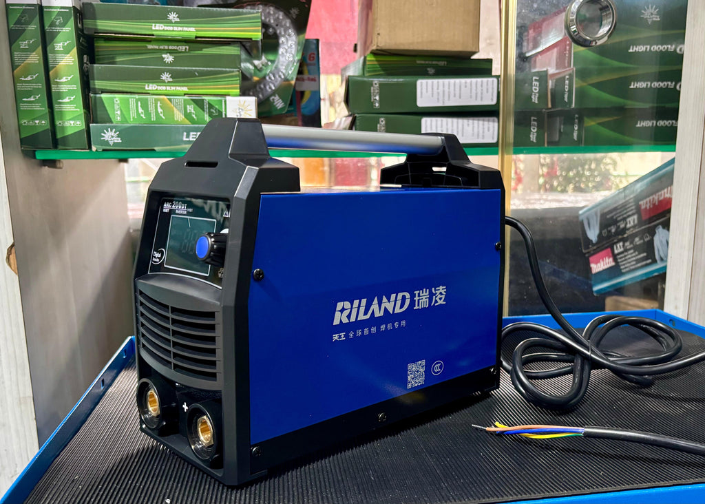 Welding Set Riland Riland ARC200DT 220V Welding Set c/w 3m Ground and Welding Cable | Mod