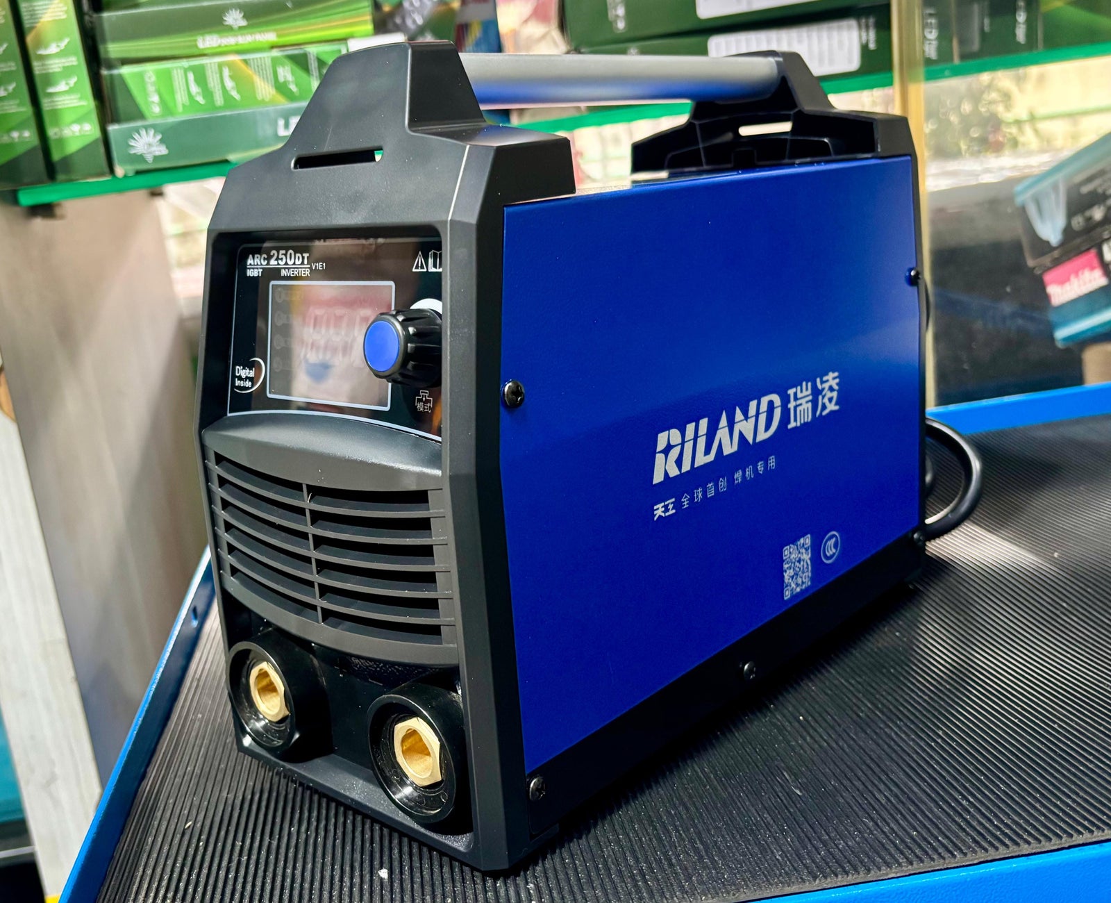 Welding Set Riland Riland ARC250DT 220V Welding Set c/w 3m Ground and Welding Cable | Mod