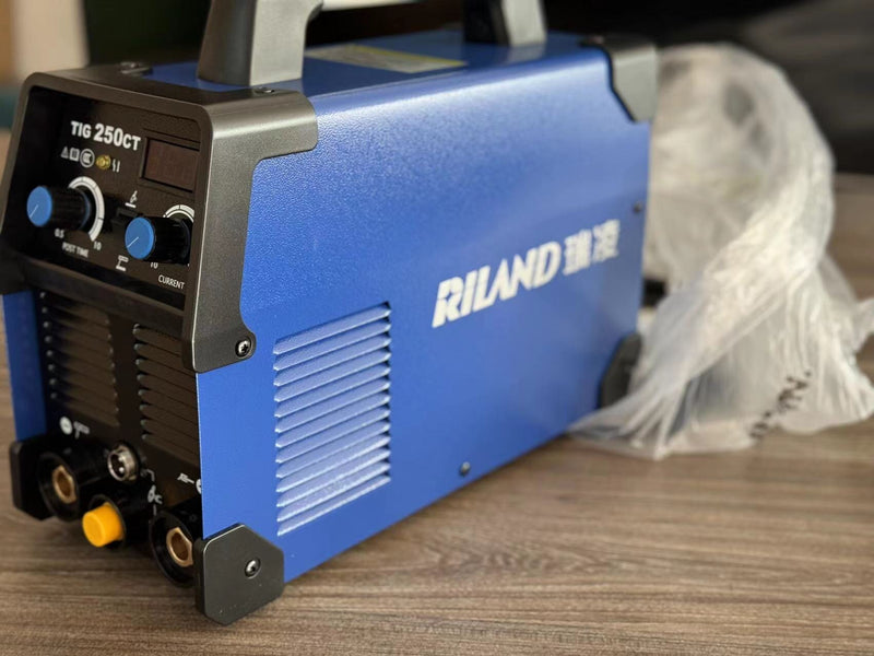 Riland Welding Machine TIG250CT C/W 8m Wp26 Torch And Welding Cable | Model: W-TIG250CT-R RILAND 