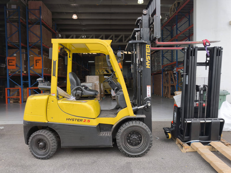 USED HYSTER 2.5TON Diesel Forklift H2.5UT 2021 With Container Mast and Side Shifter (Used Hour 4329) | Model: USED-H2.5UT Diesel Forklift Hyster 