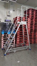 XG Aluminium Platfrom Ladder with Retractable Caster Wheels | Model : L-XG358A Aluminium Platfrom Ladder XG 