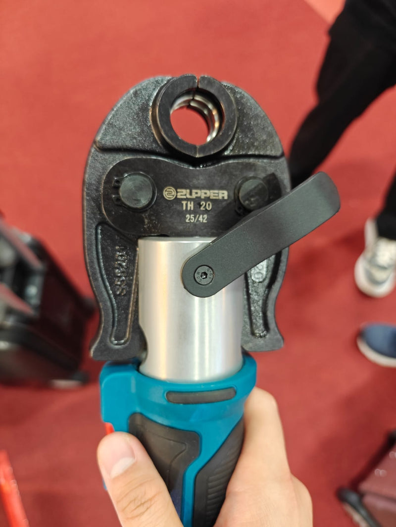 Zupper SS Battery 18V Pipe Clamper (Mechanical Press) C/W Jaw M Type 15/22/28 360 Degree Turn | Model: MP-1930+JAW Pipe Clamper Zupper 