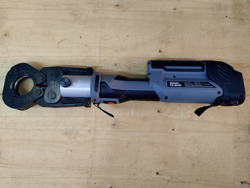 AIKO PZ-3240 Stainless Steel Pipe Clamper M Type Jaw Battery 18V | Model: PZ-3240+JAW Pipe Clamper Aiko 
