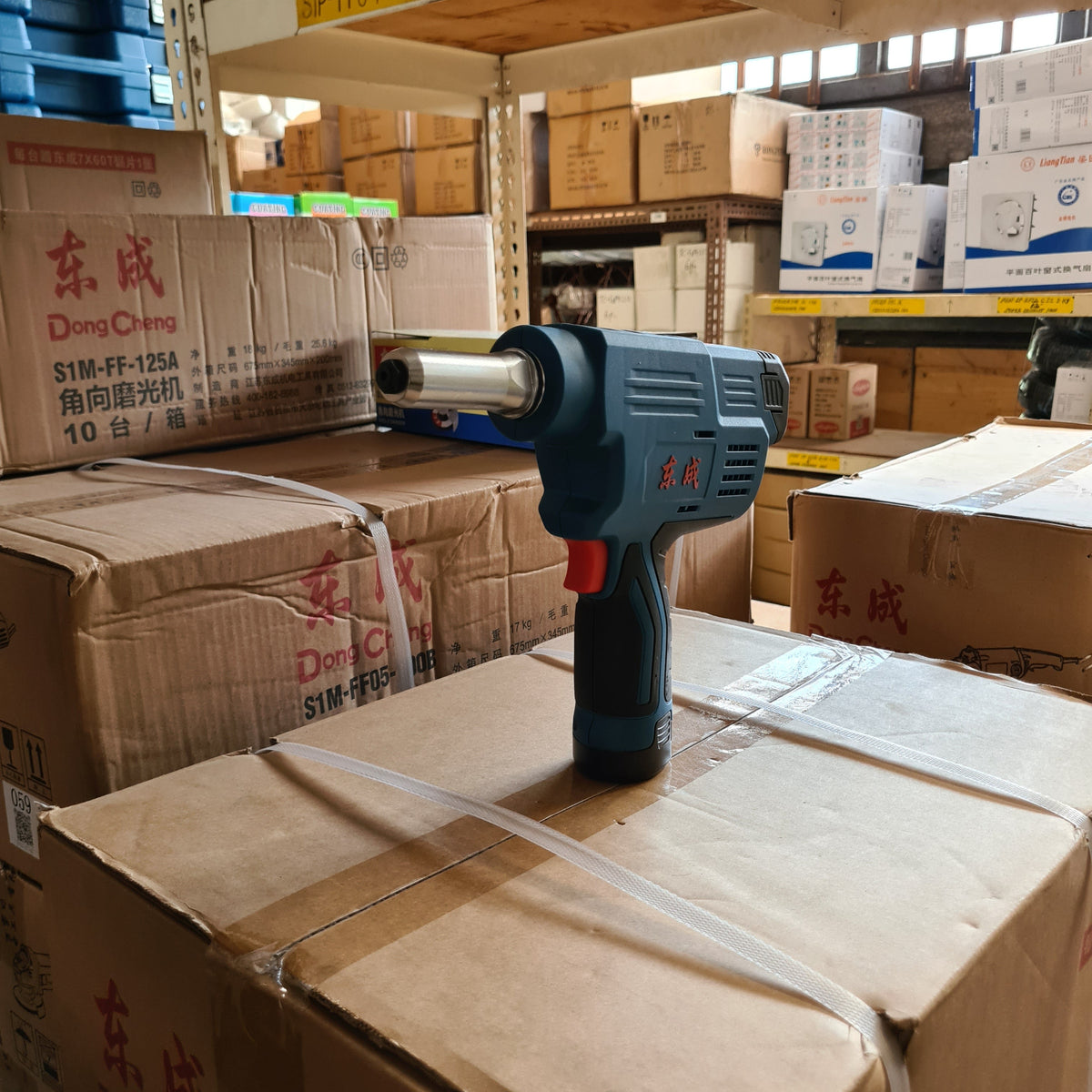 Dong Cheng 12V 2.0Ah Cordless Blind Rivet Gun NO WARRANTY Model