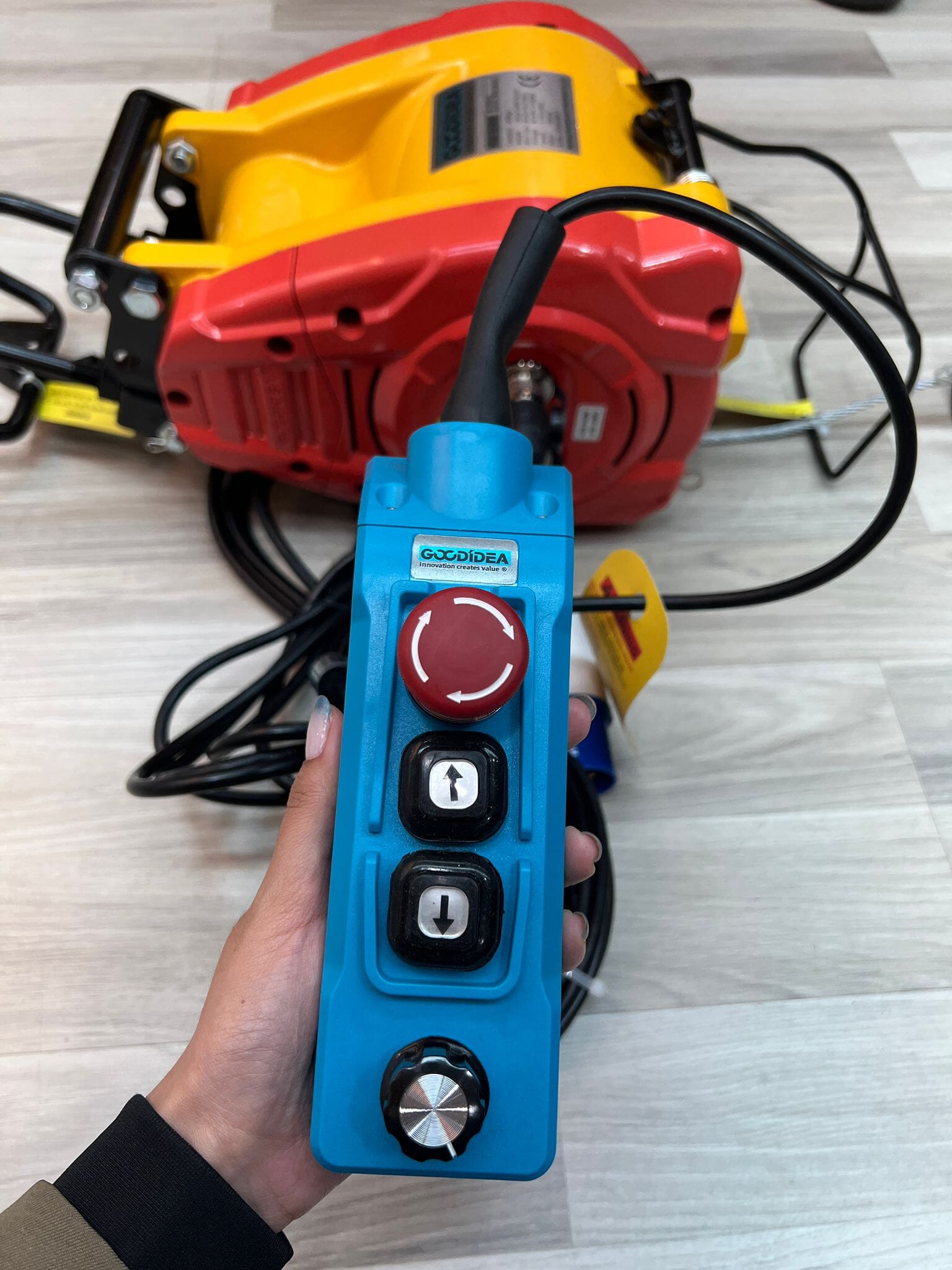 Aiko/GoodIdea Brushless Electric Mini Winch 5mm X 60m 340kg 230V 50hz
