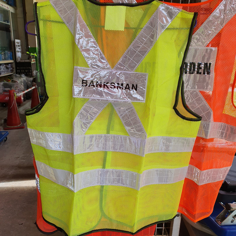 Green Safety Vest with words at back, Wording : Banksman, Fire Watchman, Lifting Supervisor, Rigger/Signal man, Security, Signal man, Traffic Controller | Model: VEST-G- Safety Vest Aiko Banksman 