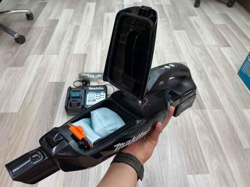 MAKITA CL002G 125W Cordless Cleaner With Fast Charger (DC40RC), 2.5Ah Battery (BL4025) | Model: M-CL002GD11 Cordless Cleaner MAKITA 