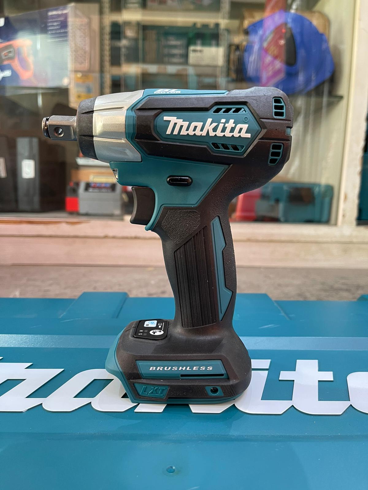 Makita DTW181 18 V Cordless Impact Wrench Body Only Model M DTW1