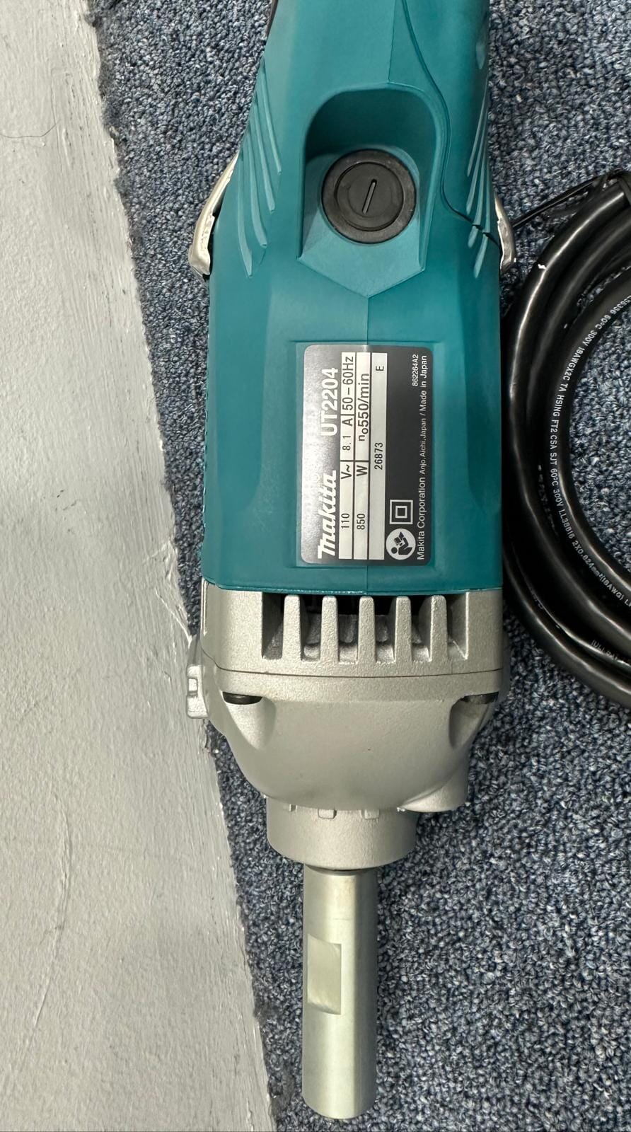 Makita UT2204/B Mixer | Model: M-110-UT2204