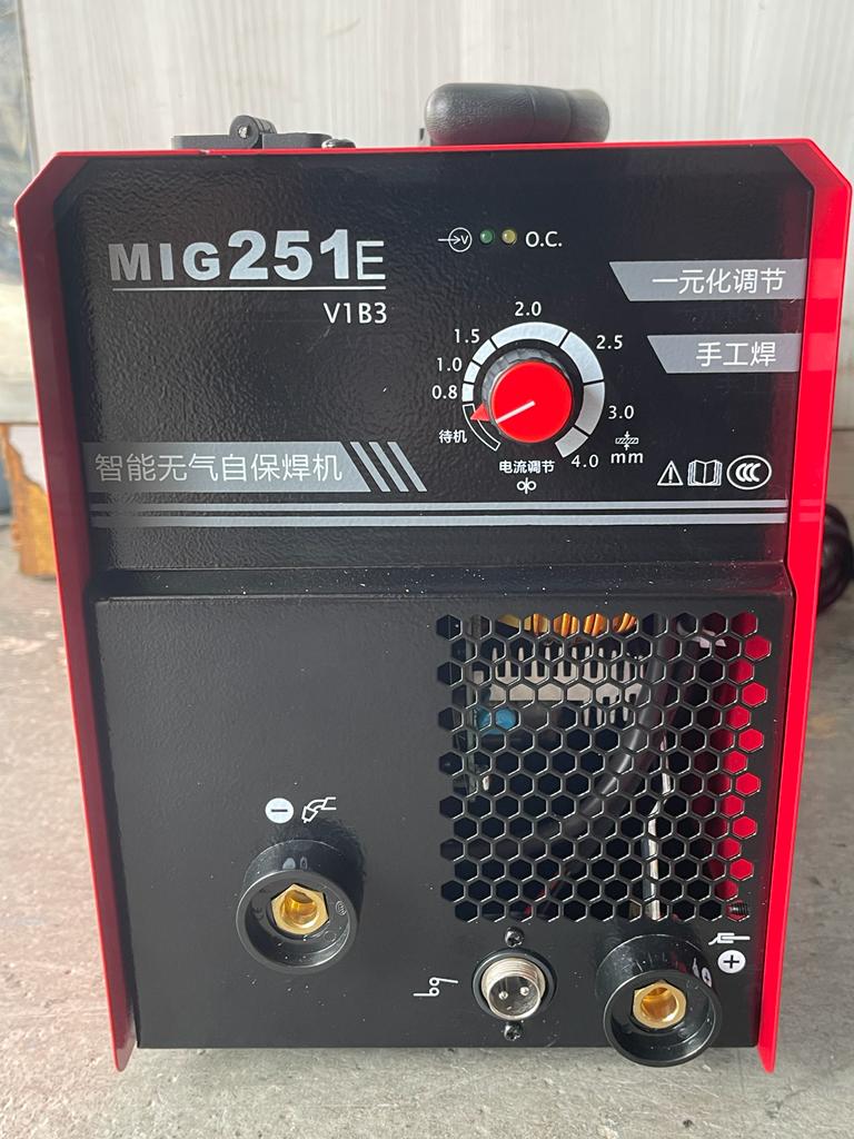 RILAND 220V 60Hz Gasless Welding Machine MIG251E come with MIG Torch & Welding Cable (Red) | Model: W-MIG251E-R Welding Machine RILAND 
