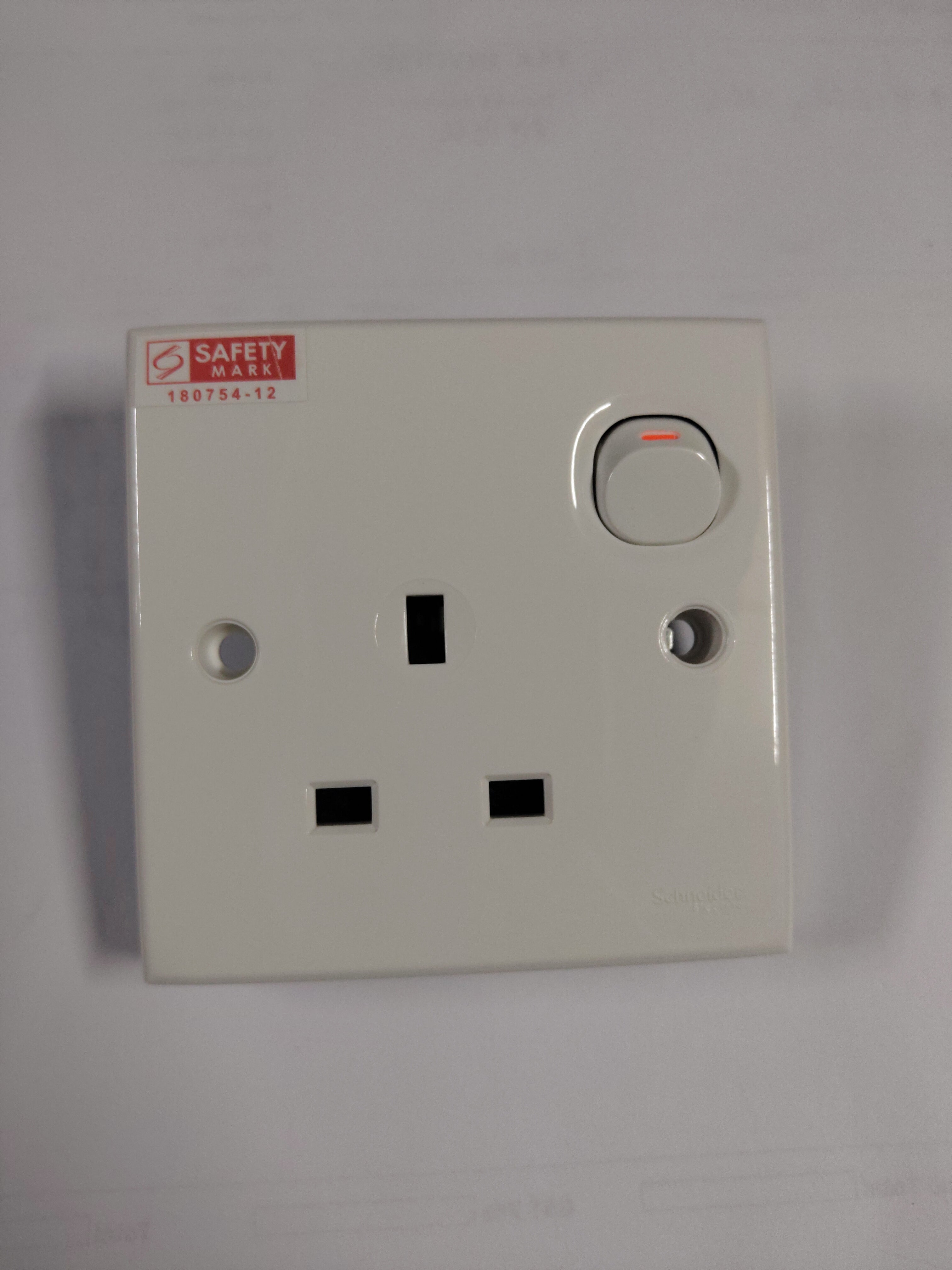 SCHNEIDER E15 13A 1Gang PVC Socket | Model: SKT-CL07