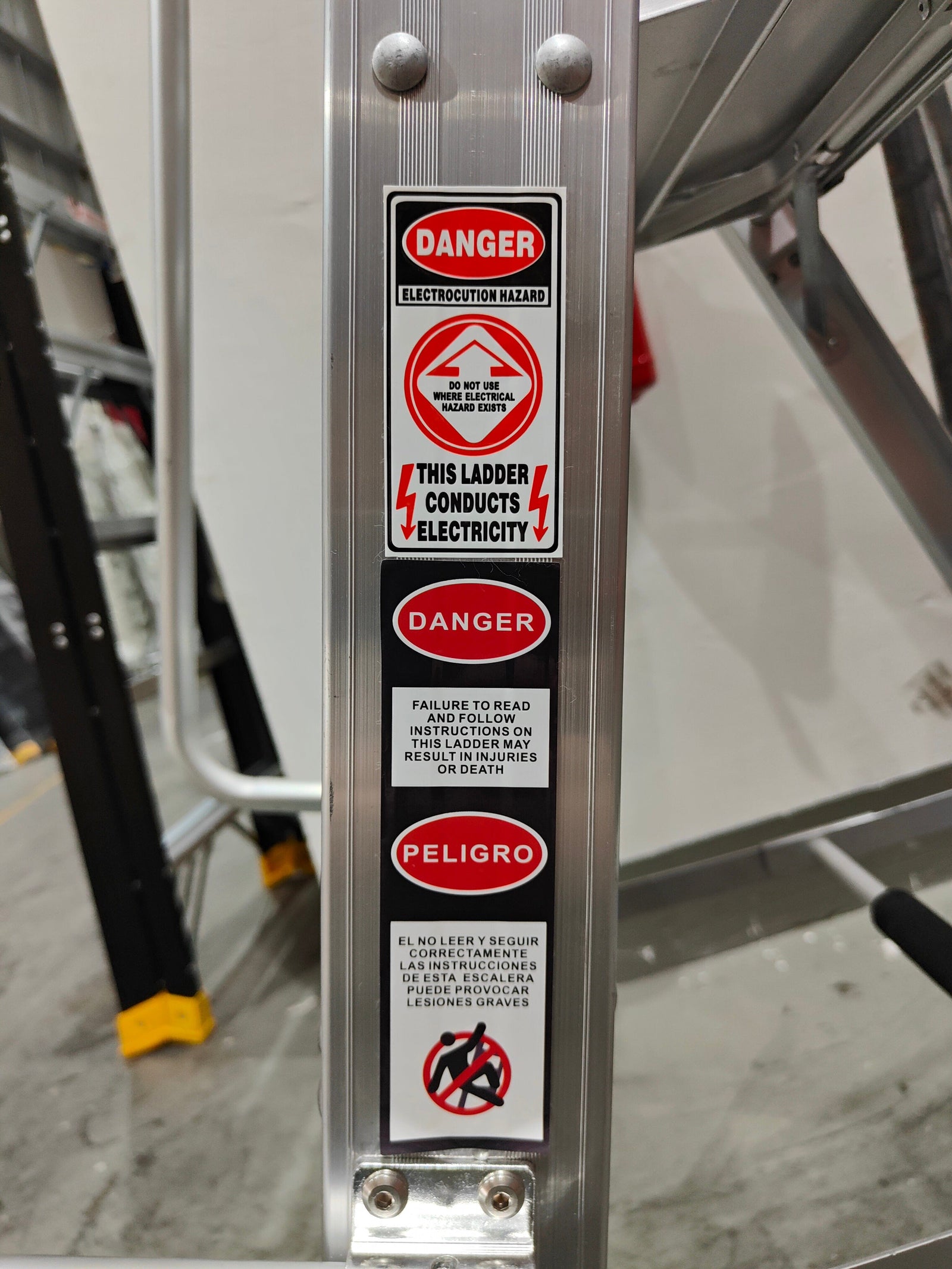 XG Aluminium Step Ladder with Hand Rails | Model : L-XG137AH