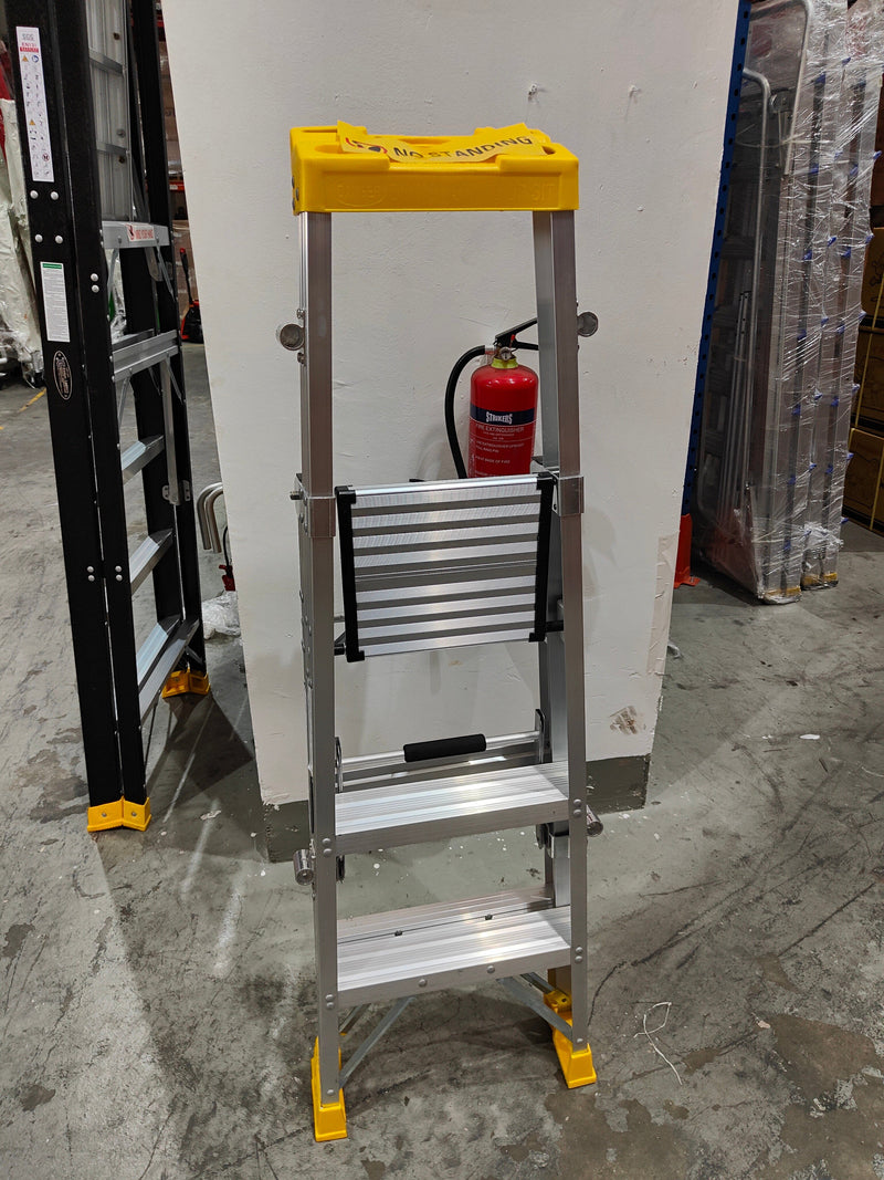 XG Aluminium Platform Ladder with Hand Rails | Model : L-XG137AH Platform Ladder XG 