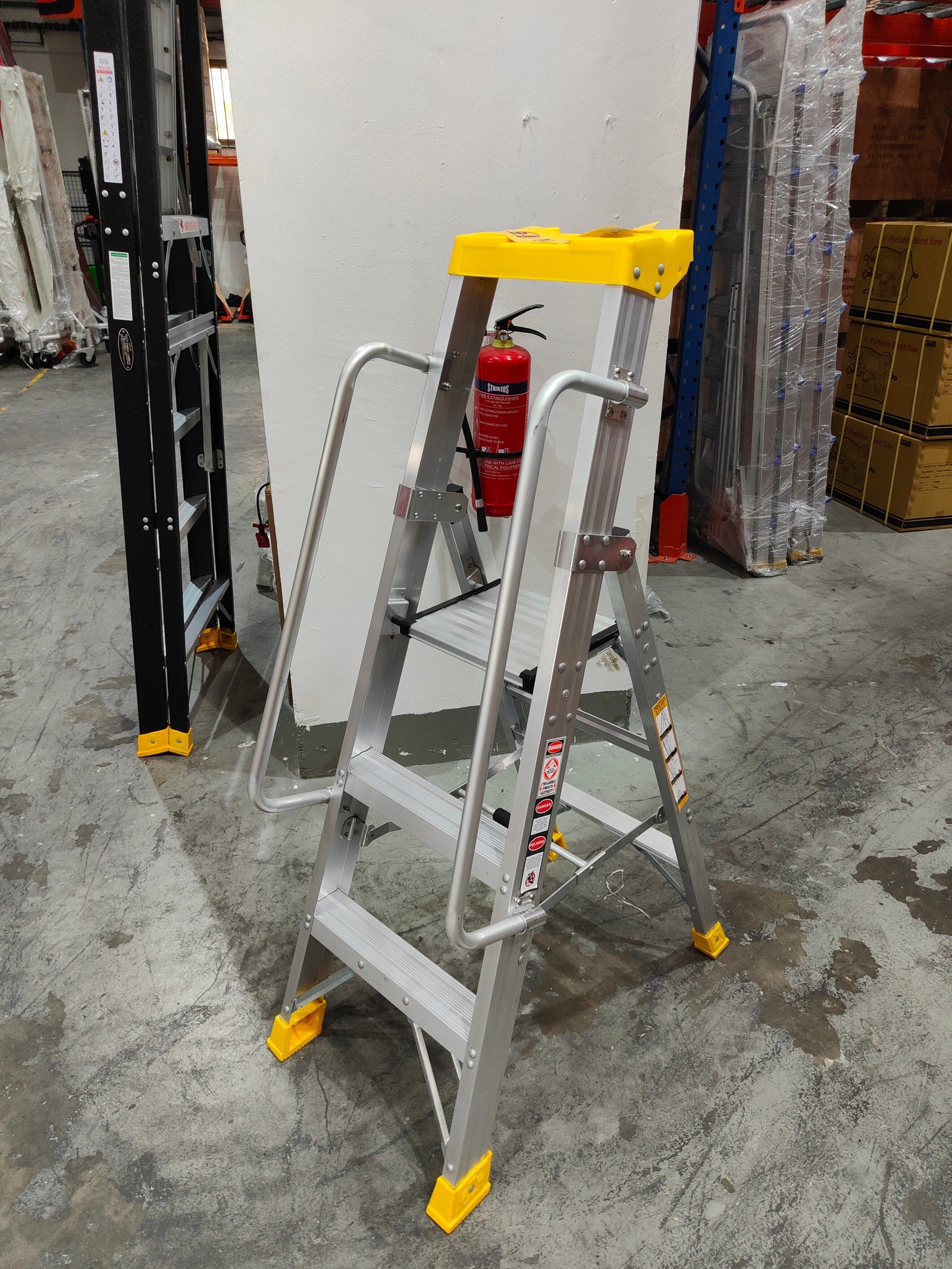 XG Aluminium Step Ladder with Hand Rails | Model : L-XG137AH