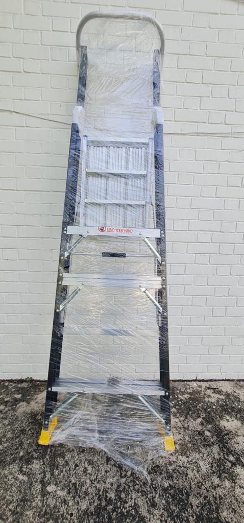 XG Fibreglass Platform Ladder Black with Safety Chain | Model: L-XG152