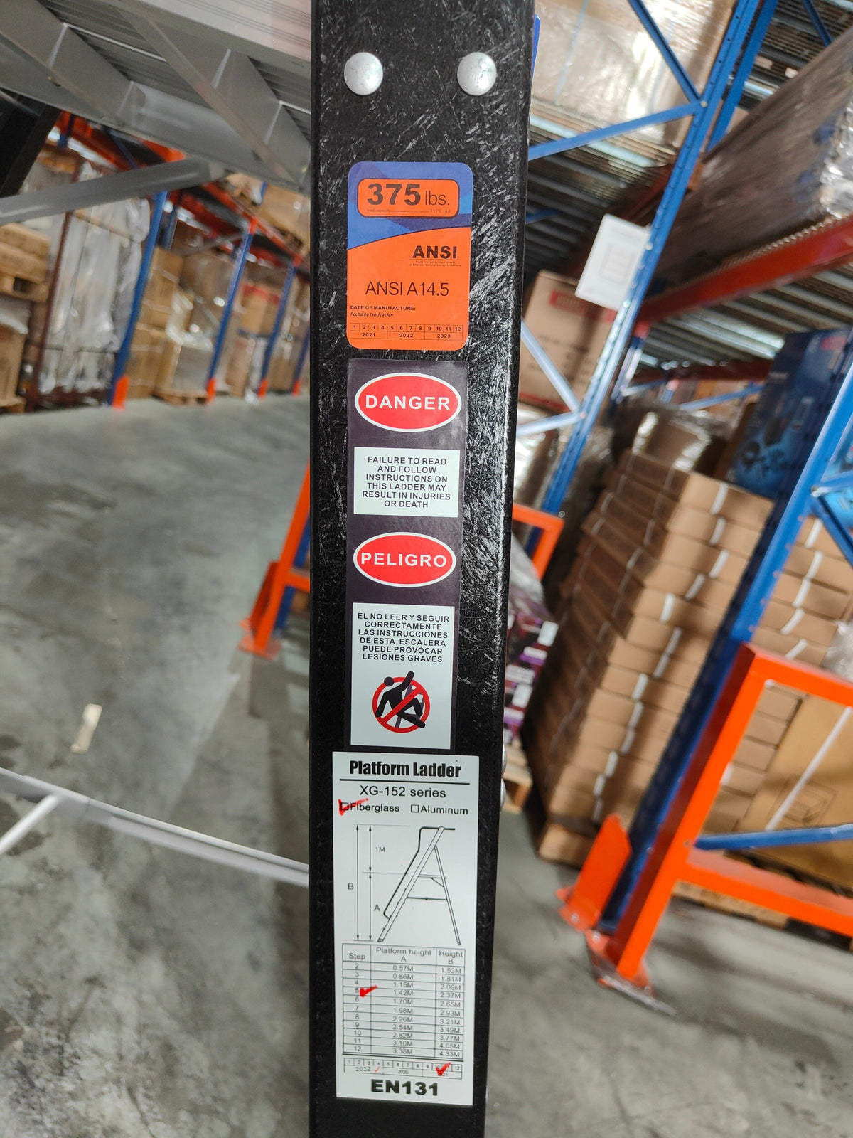 GMFS198C○Frag / フラッグ EVIA GP height-adju XG Fibreglass Platform Ladder Black with Safety Chain | Model: L-XG152