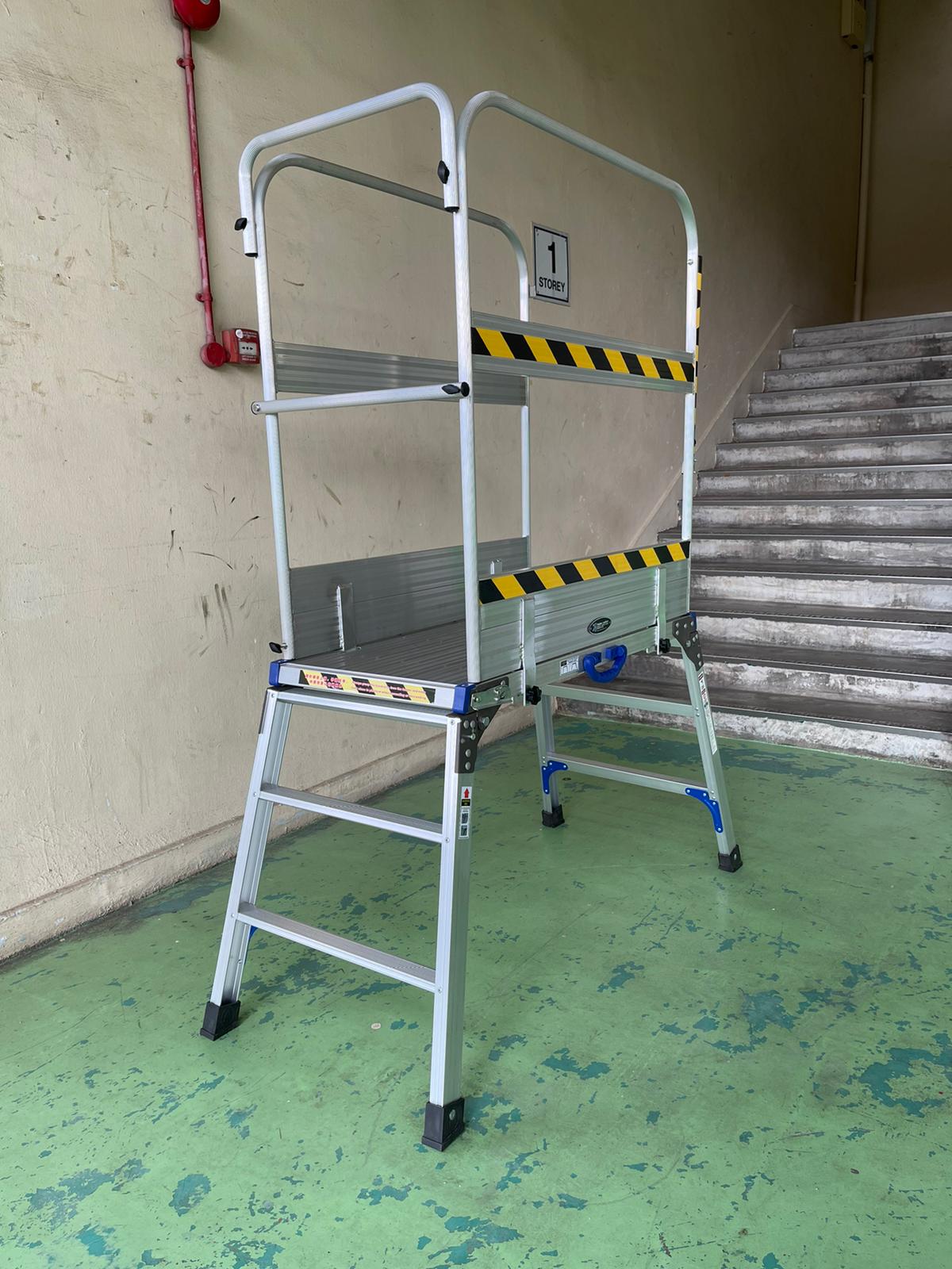 Portable Ladder With Rails XG Portable Aluminium Working Platform Ladder With Hand Rails | Model